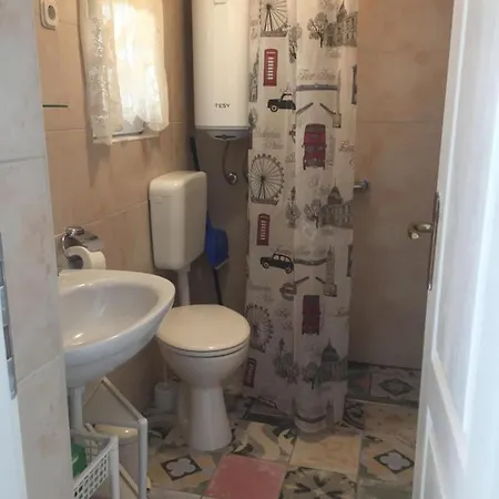 Vintage House For Rent 60m From Sea Lägenhet