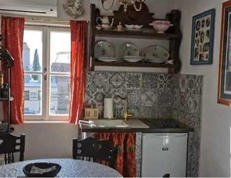 Lägenhet Vintage House For Rent 60m From Sea Baška Voda