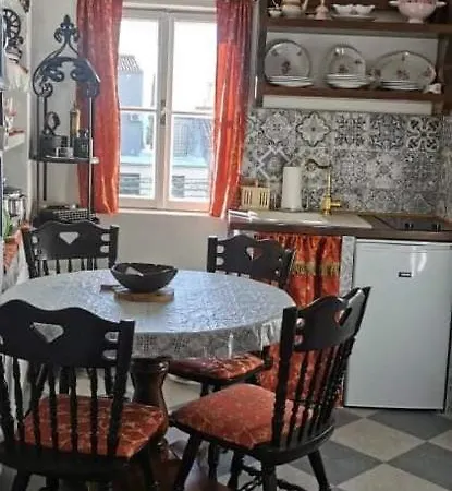 Vintage House For Rent 60m From Sea Baška Voda